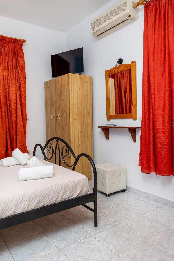 Depis Economy Apartments Naxos City 外观 照片
