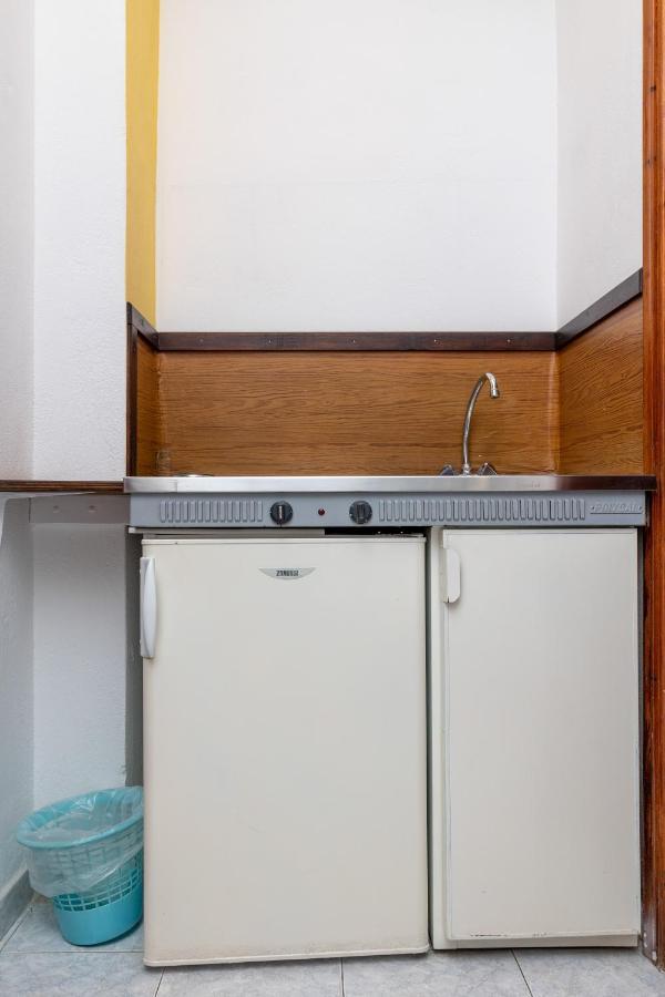 Depis Economy Apartments Naxos City 外观 照片