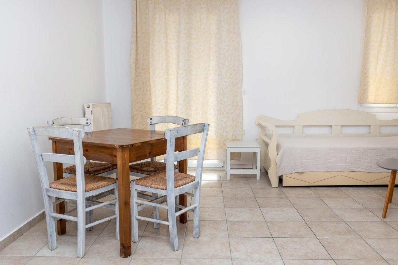Depis Economy Apartments Naxos City 外观 照片