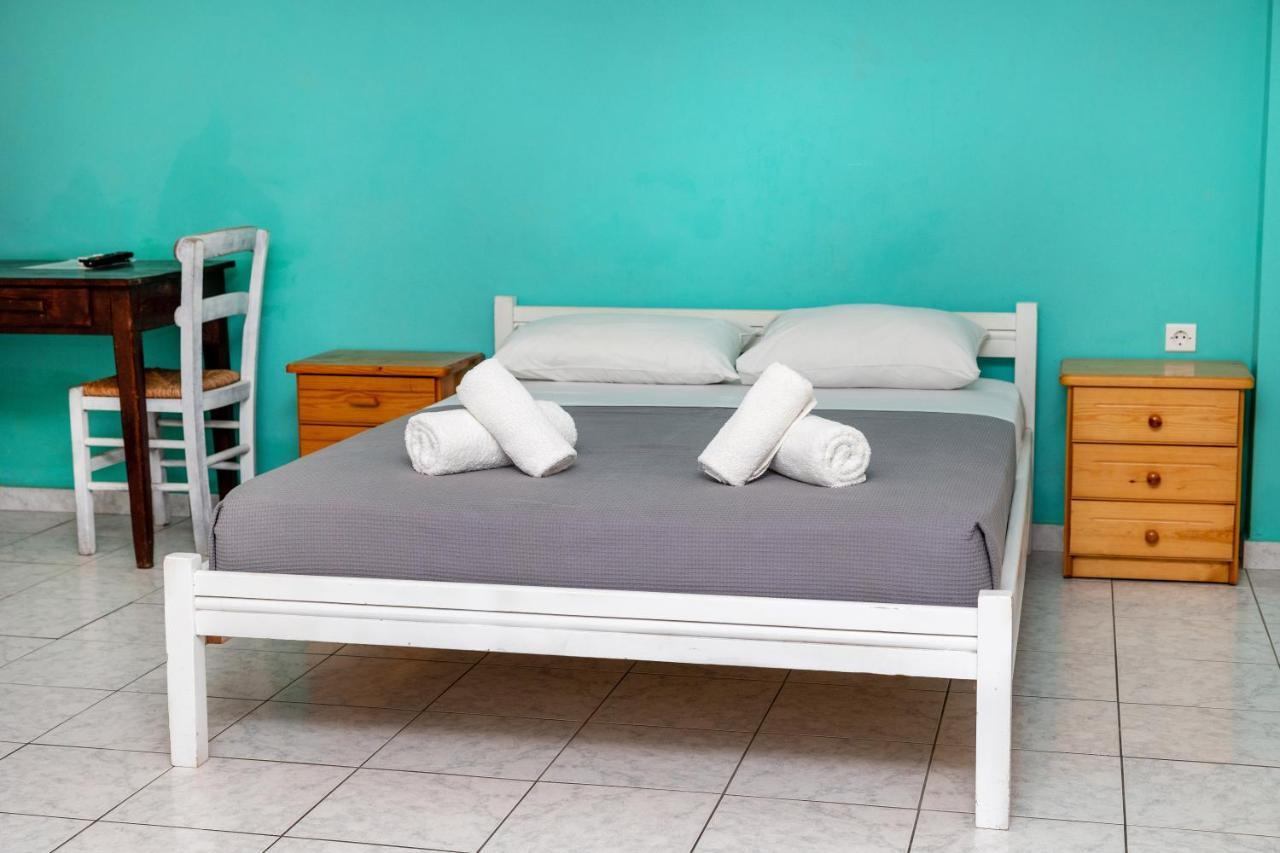 Depis Economy Apartments Naxos City 外观 照片